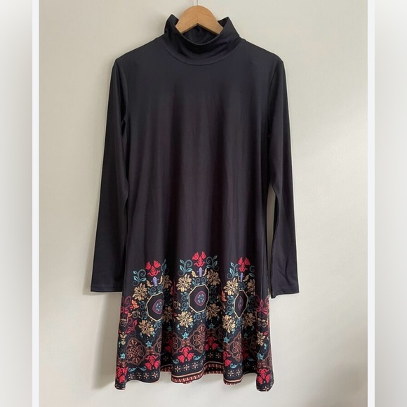 Exclusive Long Sleeve Back Dress with Colorful Trim - Medium - Picture 10 of 10